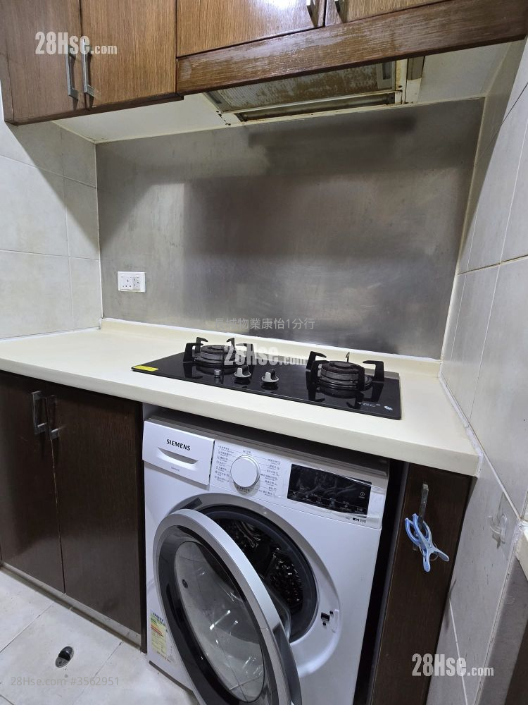 Royal Terrace Rental 2 Bedrooms , 1 Bathroom 467 ft² ( 43.4 m² )
