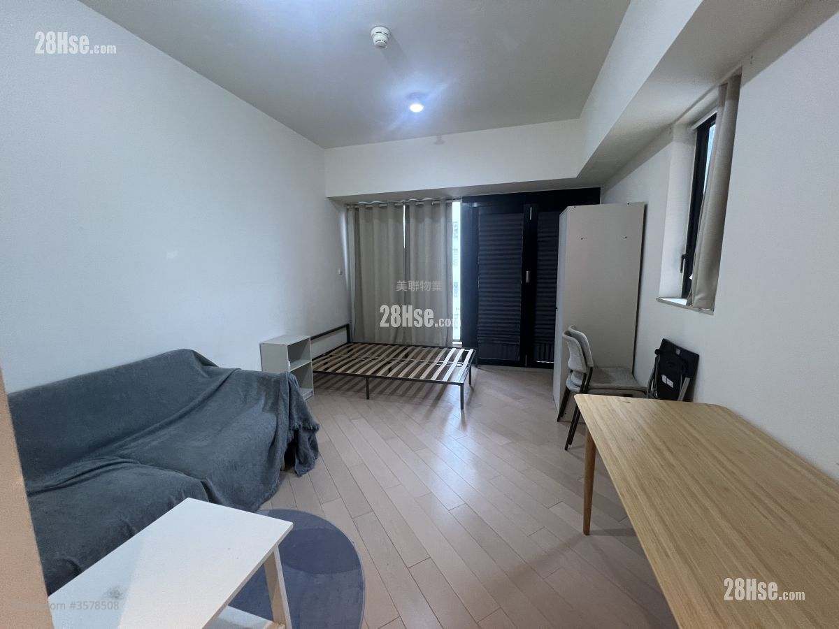 Twin Regency Rental Studio , 1 Bathroom 304 ft² ( 28.2 m² )