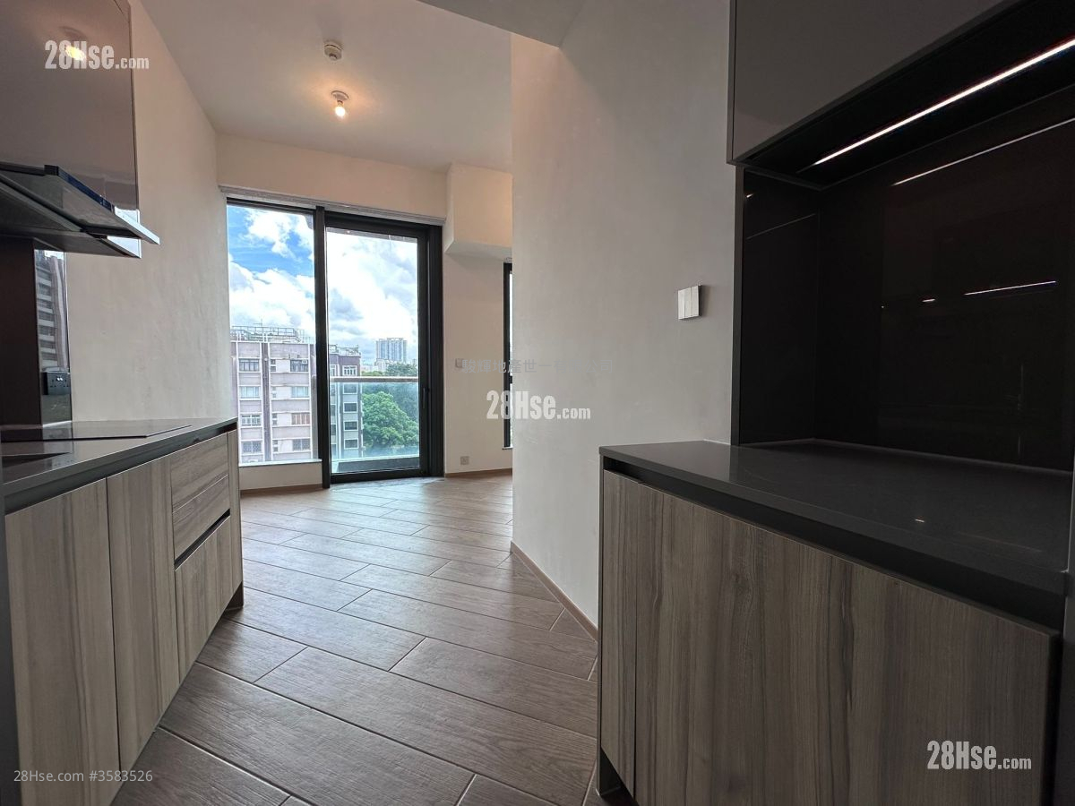 Garden Crescent Rental Studio 260 ft² ( 24.2 m² )