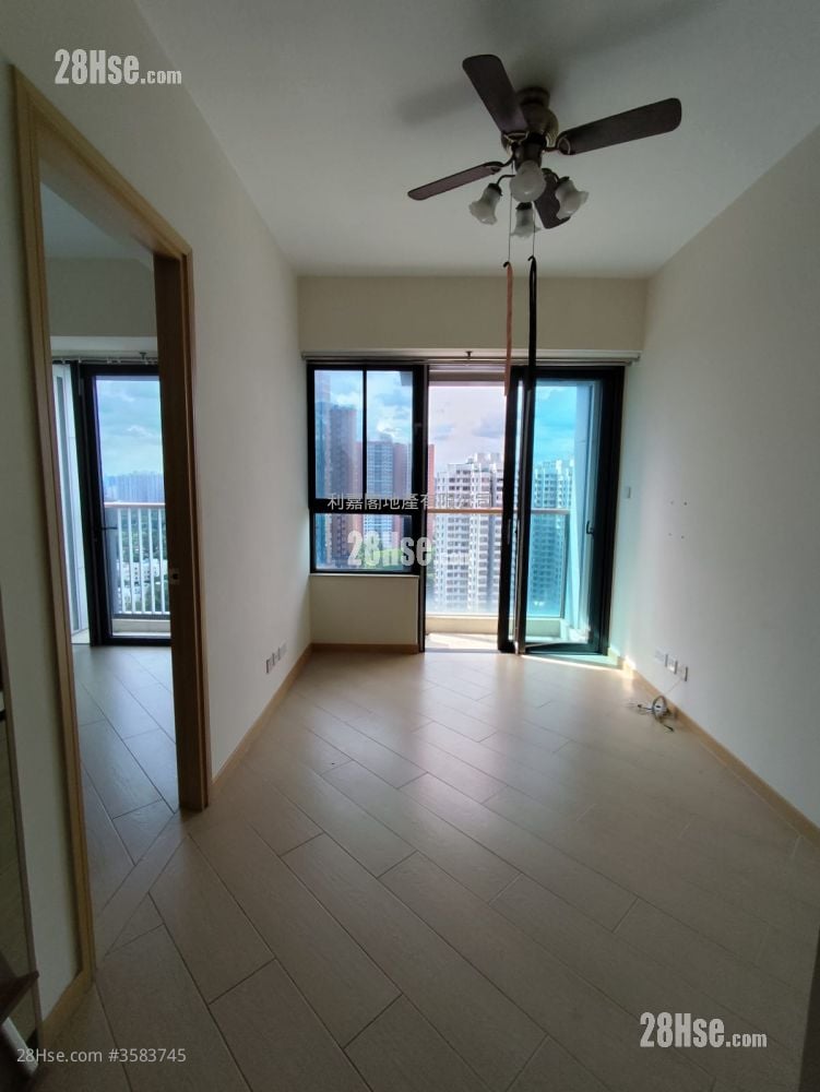 Commune Modern Sell 1 Bedroom , 1 Bathroom 293 ft² ( 27.2 m² )
