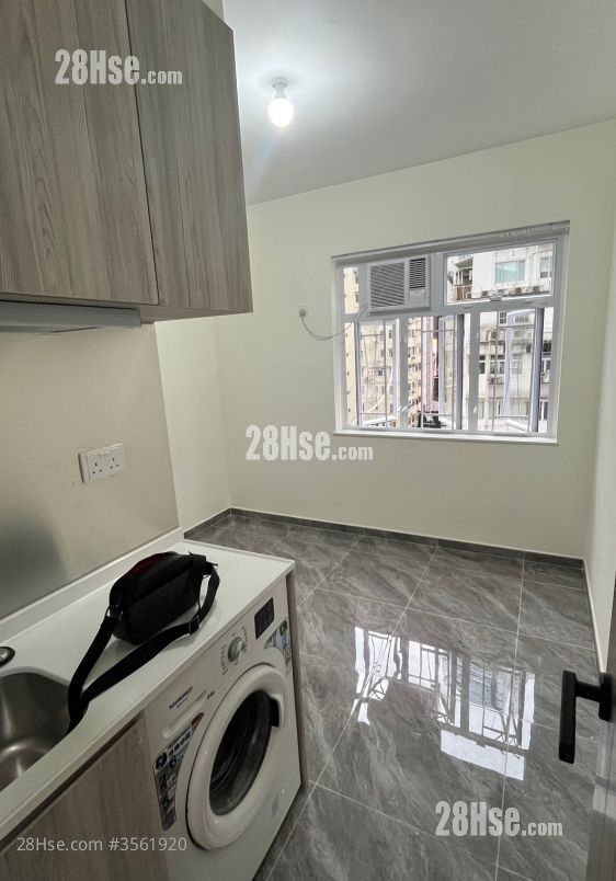 Pearl City Mansion Rental Studio , 1 Bathroom 180 ft² ( 16.7 m² ) Pearl City Mansion Rental Studio , 1 Bathroom 180 ft² ( 16.7 m² )