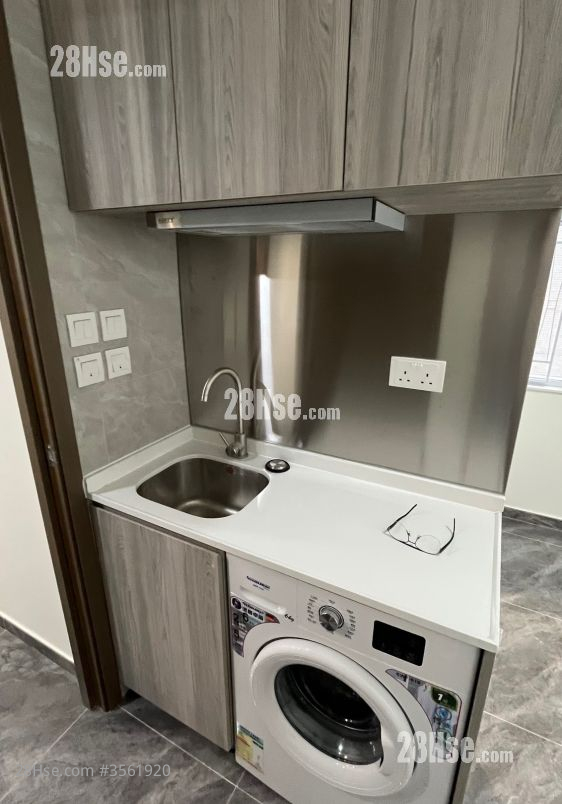 Pearl City Mansion Rental Studio , 1 Bathroom 180 ft² ( 16.7 m² ) Pearl City Mansion Rental Studio , 1 Bathroom 180 ft² ( 16.7 m² )