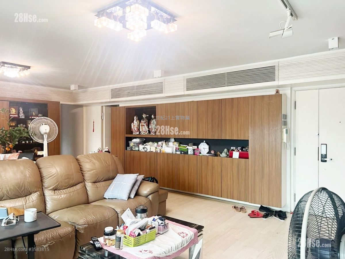 King's Park Villa Sell 3 Bedrooms , 3 Bathrooms 1,136 ft² ( 105.5 m² )