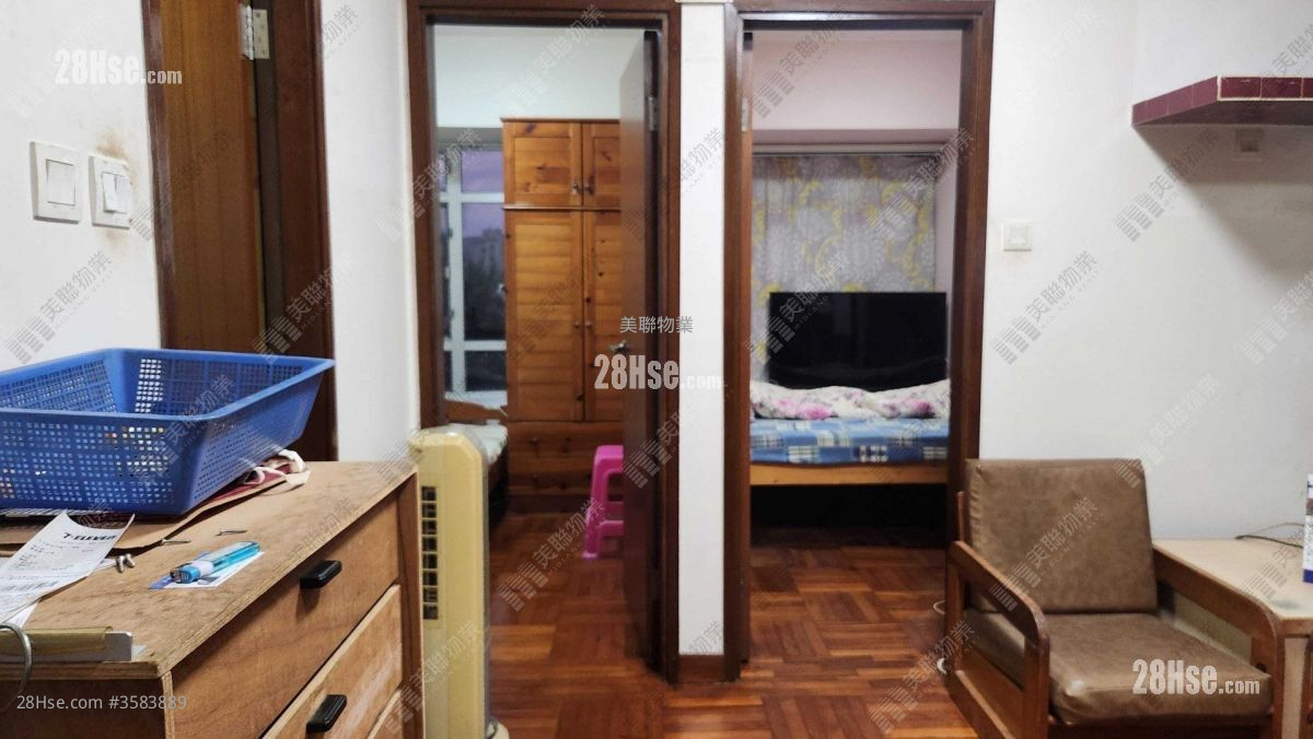 Lung Fung Garden Sell 2 Bedrooms , 1 Bathroom 326 ft² ( 30.3 m² )