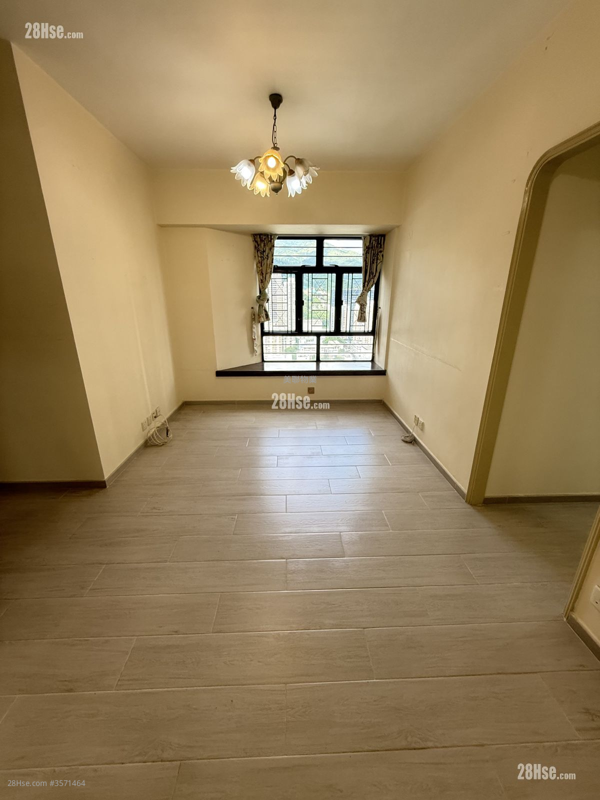 Skyline Plaza Rental 3 Bedrooms , 1 Bathroom 530 ft² ( 49.2 m² )