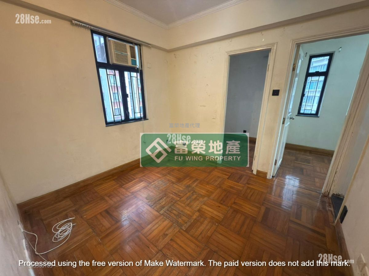 Wah Sun Building Sell 2 Bedrooms , 1 Bathroom 302 ft² ( 28.1 m² )
