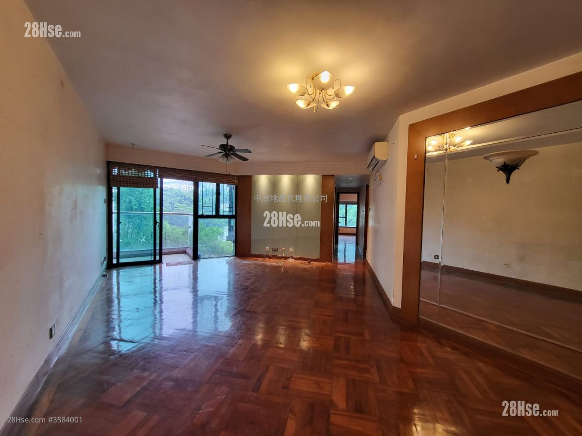 Royal Ascot Sell 3 Bedrooms , 3 Bathrooms 1,039 ft² ( 96.5 m² )