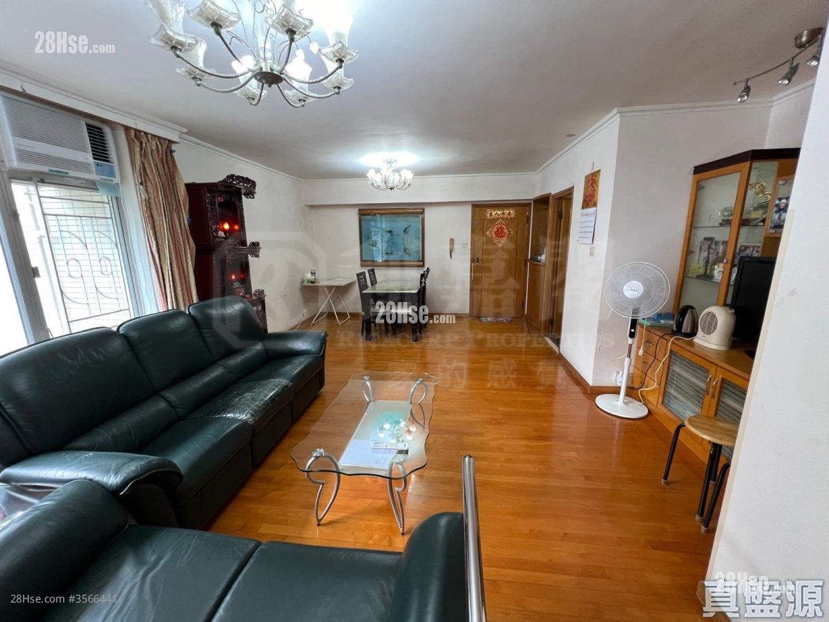 Harbour Heights Sell 3 Bedrooms , 2 Bathrooms 797 ft² ( 74.0 m² )