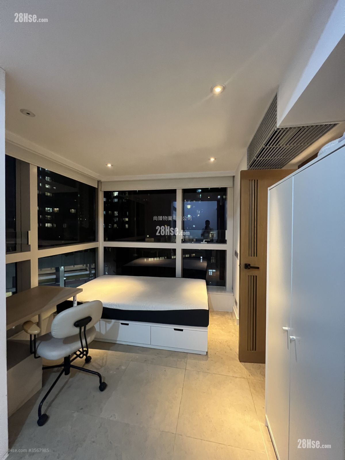 Eight South Lane Rental 1 Bedroom , 1 Bathroom 314 ft² ( 29.2 m² )