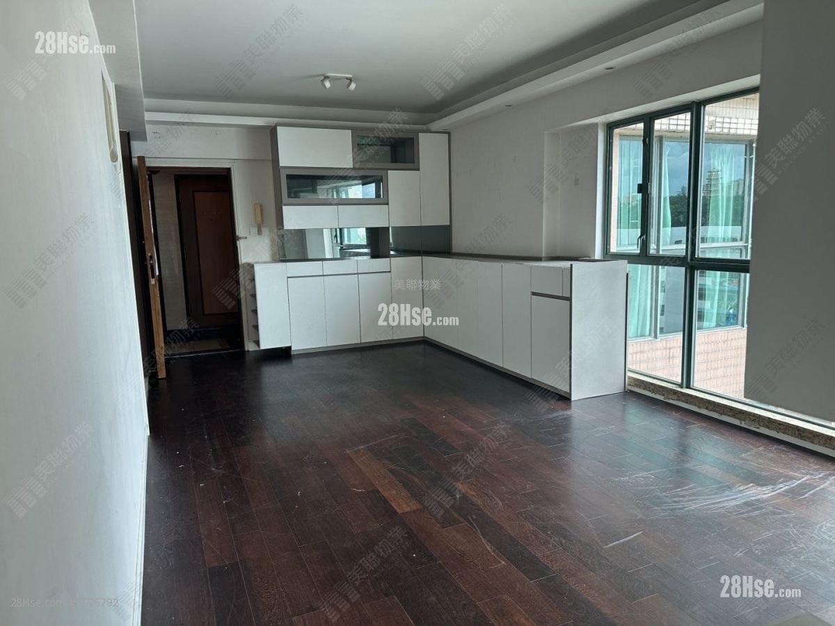 Parkside Villa Sell 3 Bedrooms , 2 Bathrooms 800 ft² ( 74.3 m² )