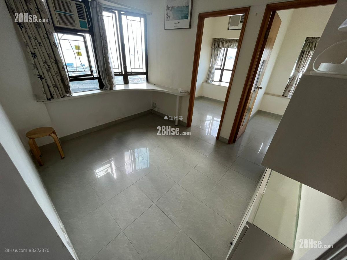 Connaught Garden Rental 2 Bedrooms , 1 Bathroom 340 ft² ( 31.6 m² )