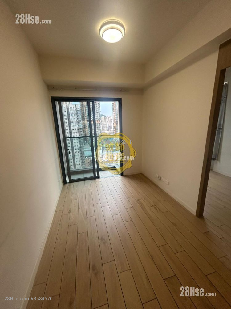 Coo Residence Rental 2 Bedrooms , 1 Bathroom 365 ft² ( 33.9 m² )