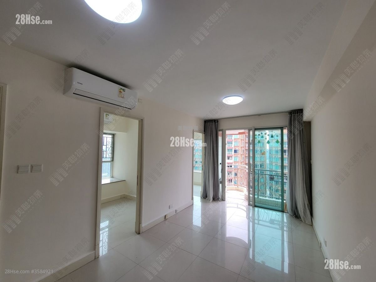 Central Park Towers Sell 2 Bedrooms , 1 Bathroom 502 ft² ( 46.6 m² )