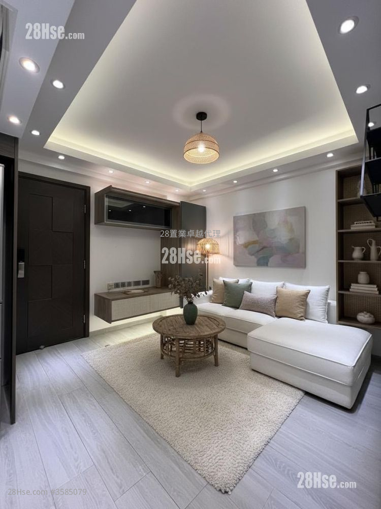 Waldorf Garden Sell 2 Bedrooms , 1 Bathroom 404 ft² ( 37.5 m² )