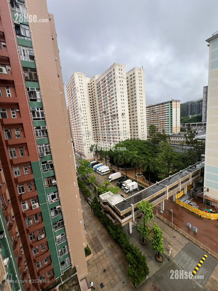 Yue Shing Court Sell 2 Bedrooms , 1 Bathroom 492 ft² ( 45.7 m² )