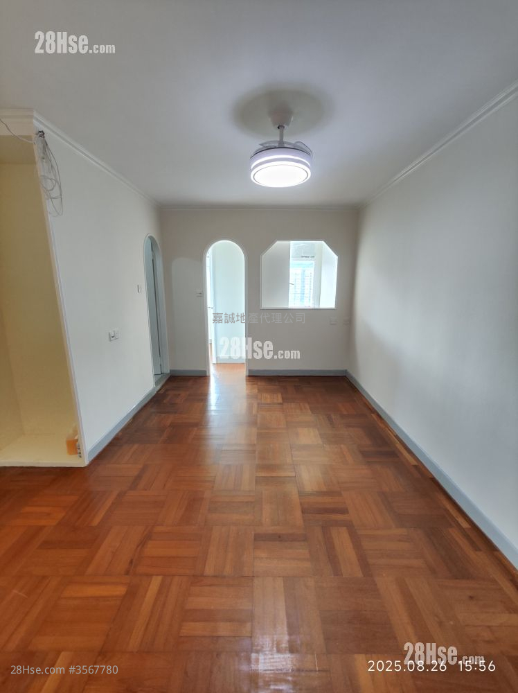 Siu Pong Court Rental 2 Bedrooms , 1 Bathroom 376 ft² ( 34.9 m² )