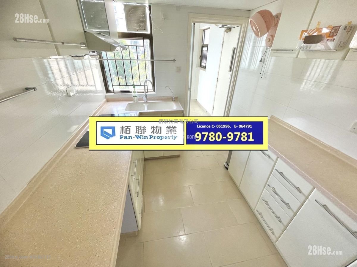 Celebrity Garden Sell 3 Bedrooms , 2 Bathrooms 828 ft² ( 76.9 m² )