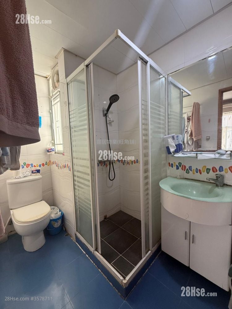 Hung Hay Building Rental 2 Bedrooms , 1 Bathroom 305 ft² ( 28.3 m² )