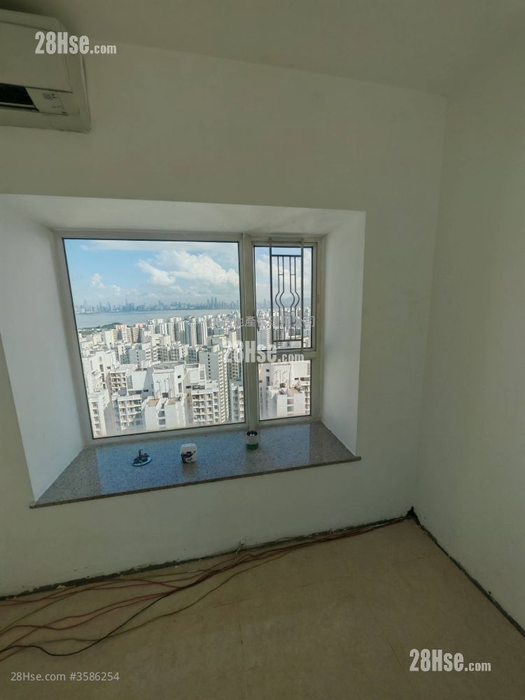 Central Park Towers Sell 3 Bedrooms 578 ft² ( 53.7 m² )