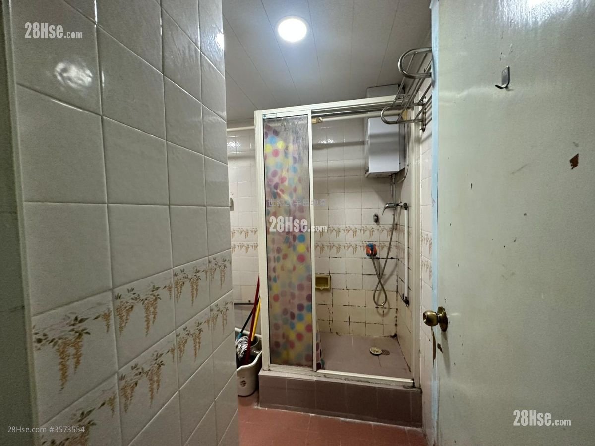 Eightland Gardens Sell 1 Bedroom , 1 Bathroom 333 ft² ( 30.9 m² )