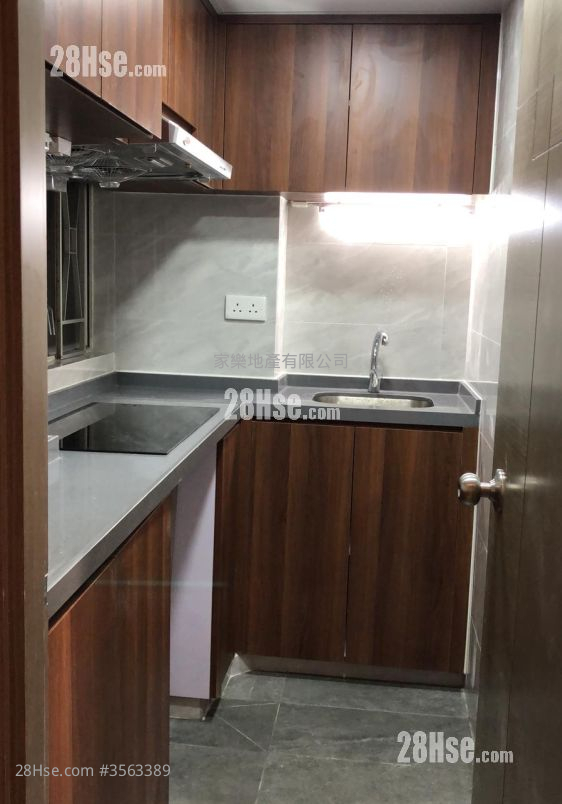 Dollar Mansion Rental 2 Bedrooms , 1 Bathroom 342 ft² ( 31.8 m² )