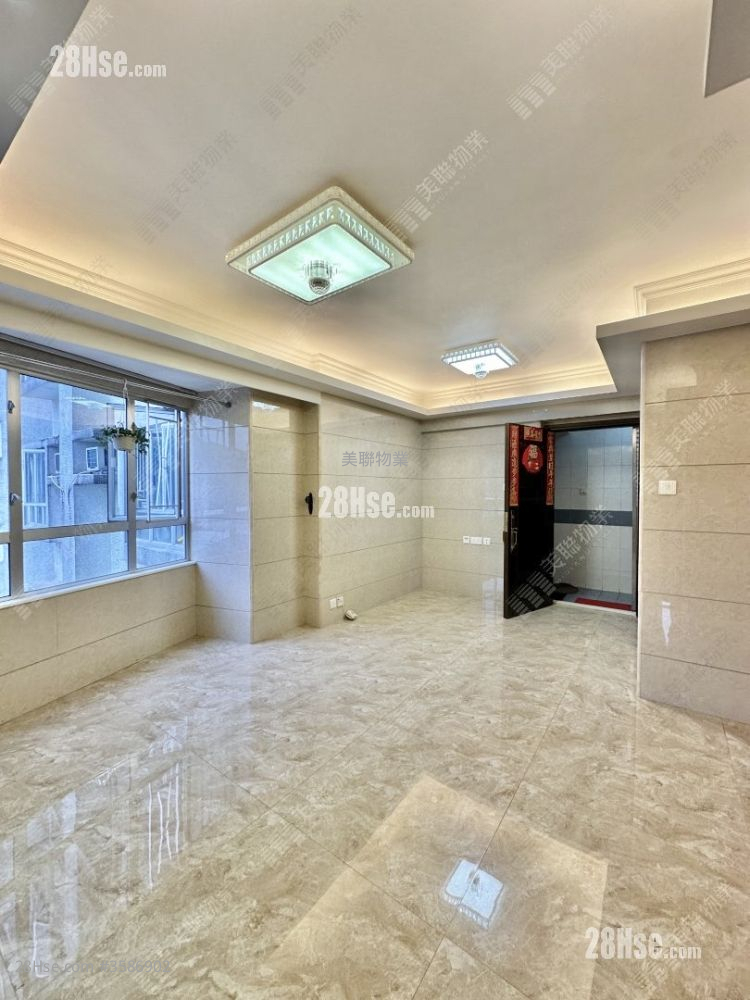 Fanling Centre Sell 2 Bedrooms 476 ft² ( 44.2 m² )