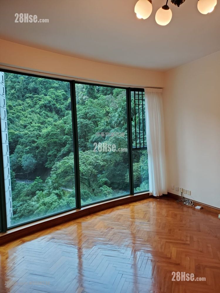 Hillsborough Court Rental 3 Bedrooms , 1 Bathroom 1,104 ft² ( 102.6 m² )