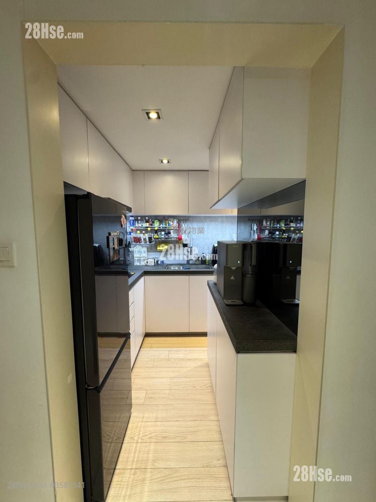 Riviera Gardens Sell 2 Bedrooms , 1 Bathroom 510 ft² ( 47.4 m² )