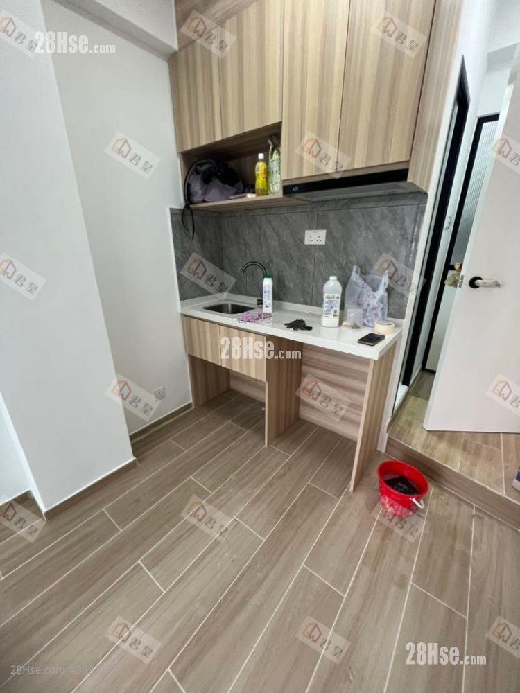 Sun Hing Building Rental 2 Bedrooms , 1 Bathroom 250 ft² ( 23.2 m² )