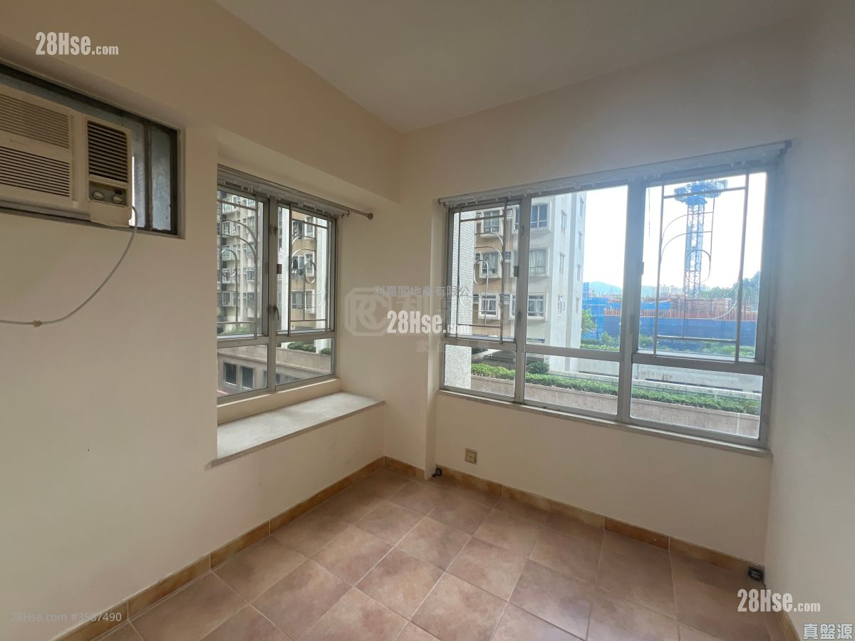Fanling Centre Sell 2 Bedrooms , 1 Bathroom 368 ft² ( 34.2 m² )