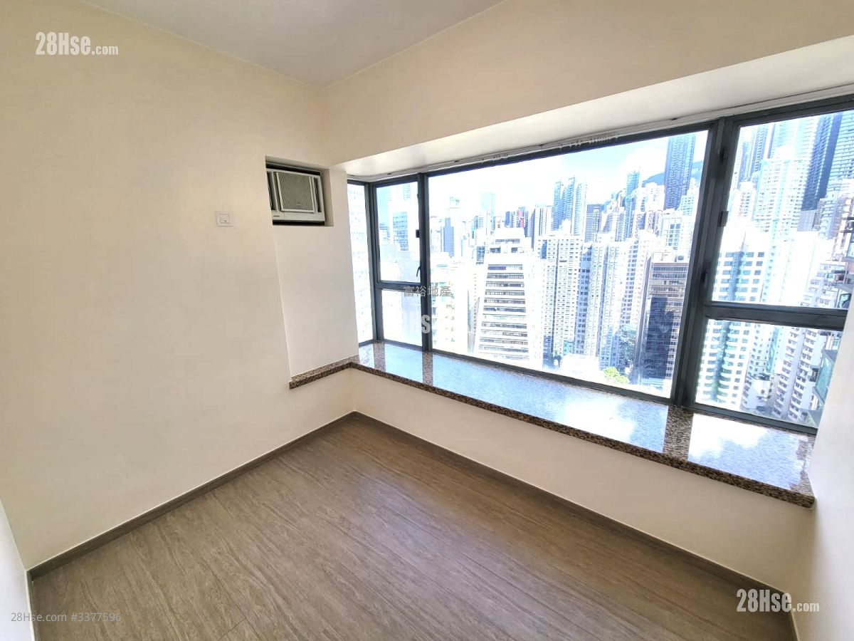 Queen's Terrace Rental 3 Bedrooms , 1 Bathroom 523 ft² ( 48.6 m² )