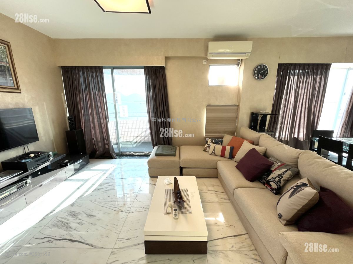 Peridot Court Sell 4 Bedrooms , 3 Bathrooms 1,155 ft² ( 107.3 m² )