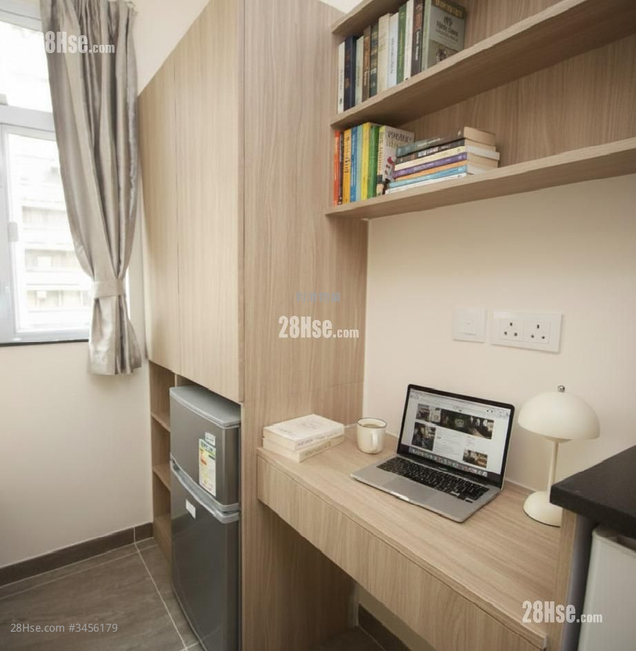 Glory House Rental Studio , 1 Bathroom 150 ft² ( 13.9 m² )