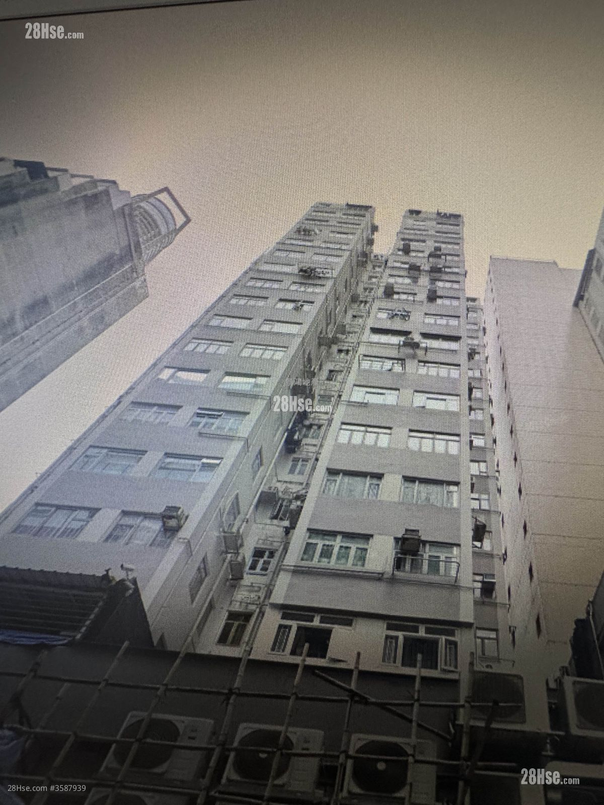 Wah Fung Building Sell 2 Bedrooms 269 ft² ( 25.0 m² )