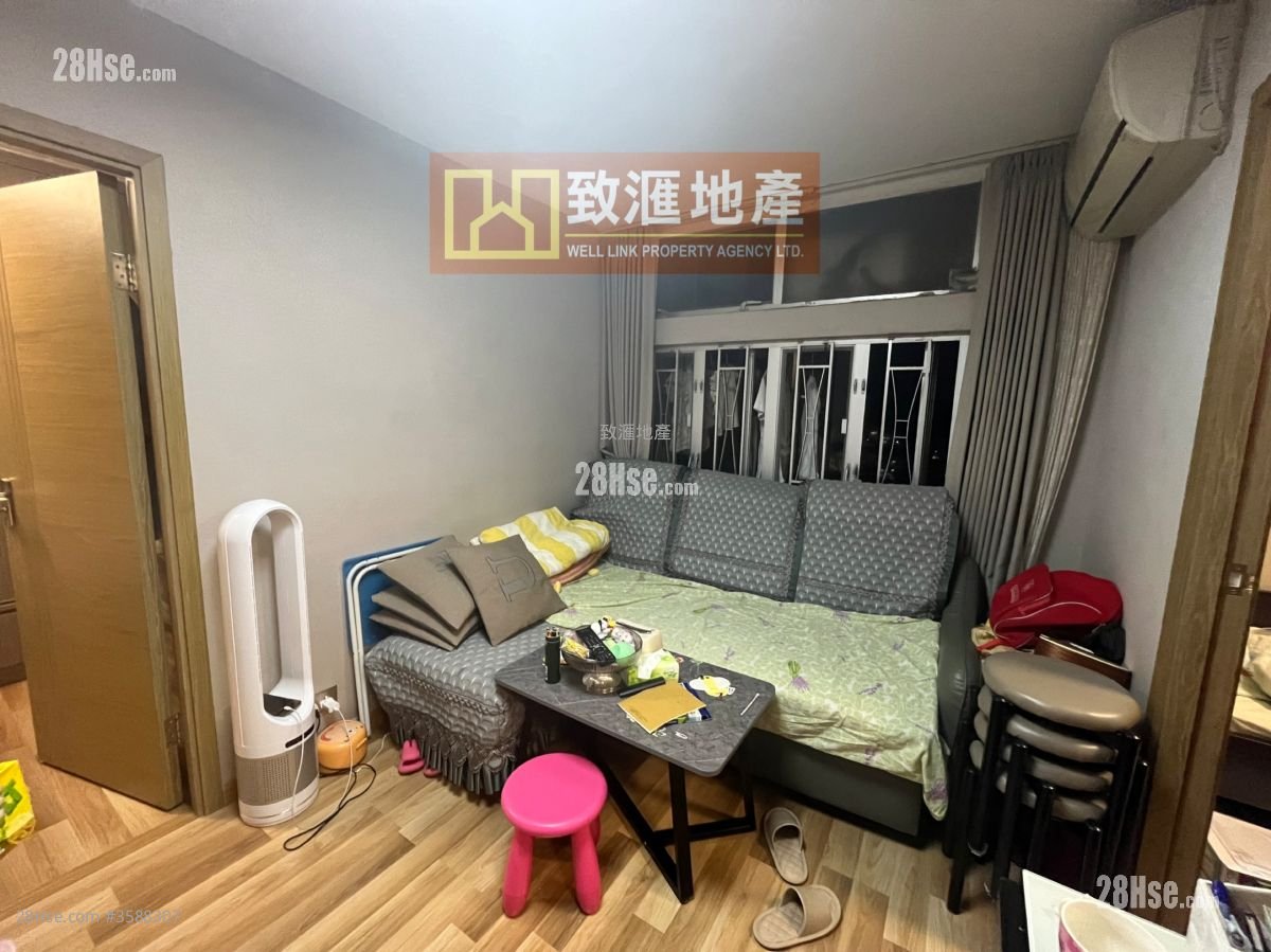 Kwai Yin Court Sell 2 Bedrooms 401 ft² ( 37.3 m² )