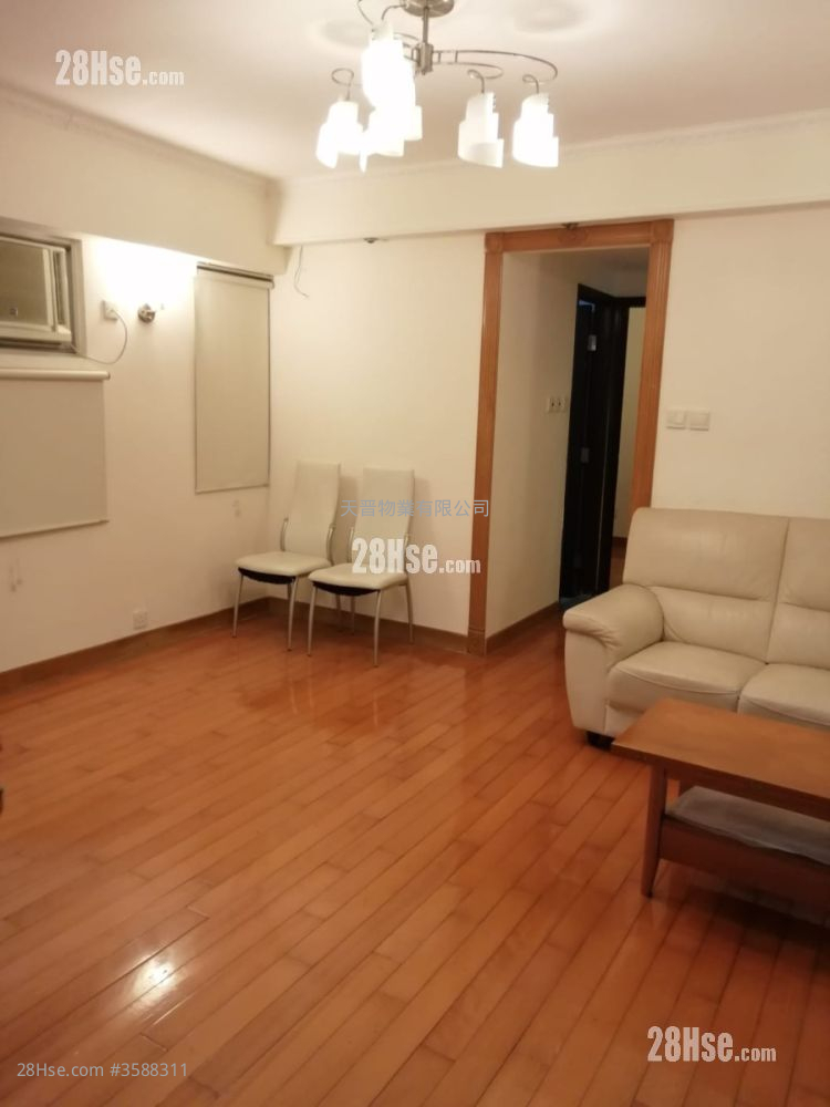 Tak Lee Court Sell 3 Bedrooms , 1 Bathroom 443 ft² ( 41.2 m² )