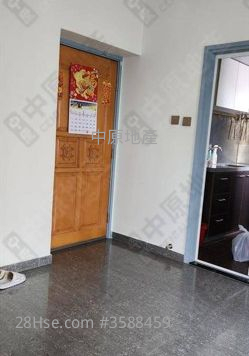 Yuen Long Plaza Sell 2 Bedrooms 378 ft² ( 35.1 m² )