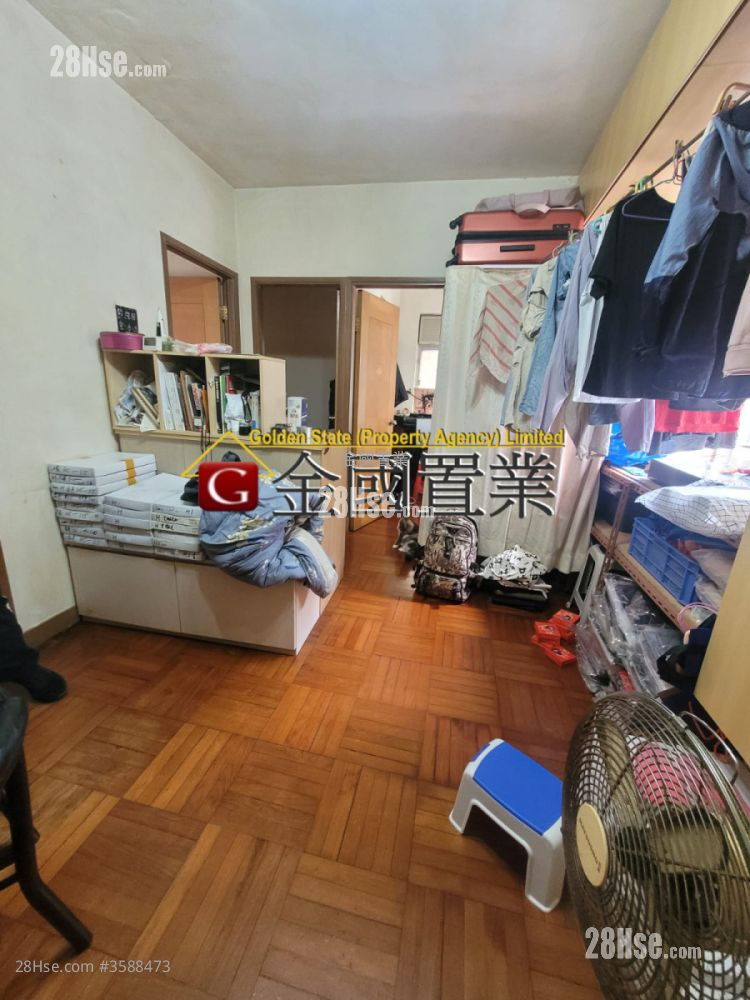 Hung Kwong Building Sell 3 Bedrooms , 1 Bathroom 452 ft² ( 42.0 m² )