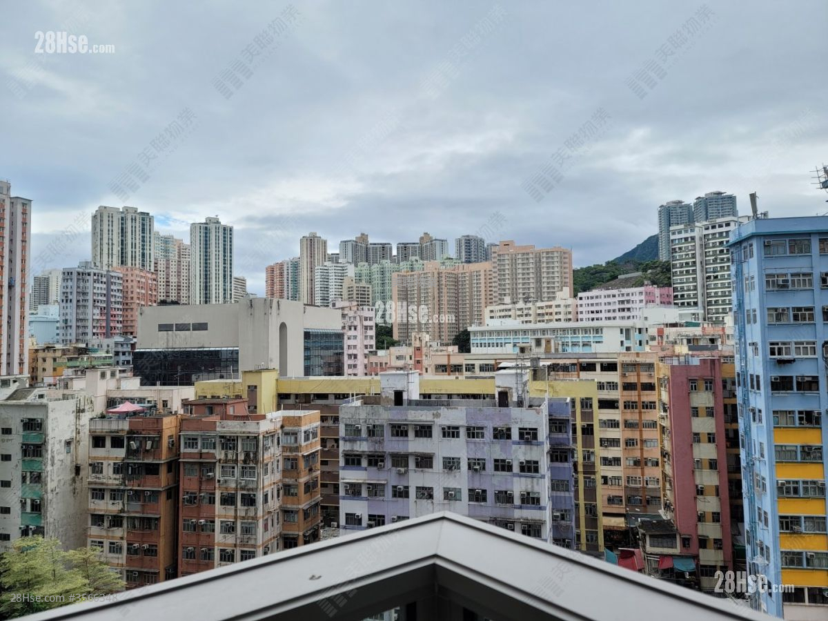 Grand Central Sell 3 Bedrooms 880 ft² ( 81.8 m² ) Grand Central Sell 3 Bedrooms 880 ft² ( 81.8 m² )