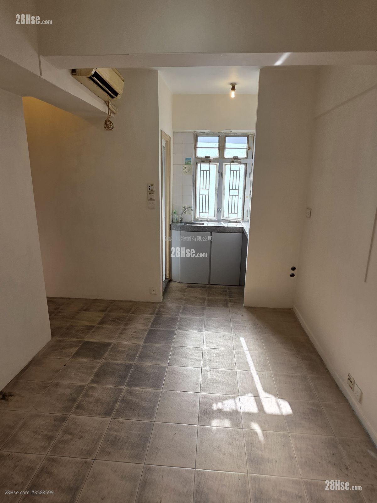 Wah Hung House Sell 2 Bedrooms , 1 Bathroom 330 ft² ( 30.7 m² )