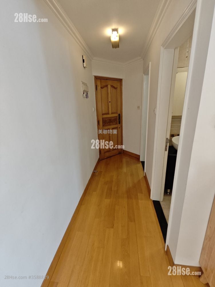 Yue Shing Court Sell 2 Bedrooms , 1 Bathroom 551 ft² ( 51.2 m² )
