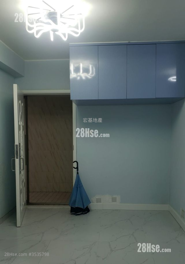 Treasure Garden Rental 2 Bedrooms , 1 Bathroom 398 ft² ( 37.0 m² )