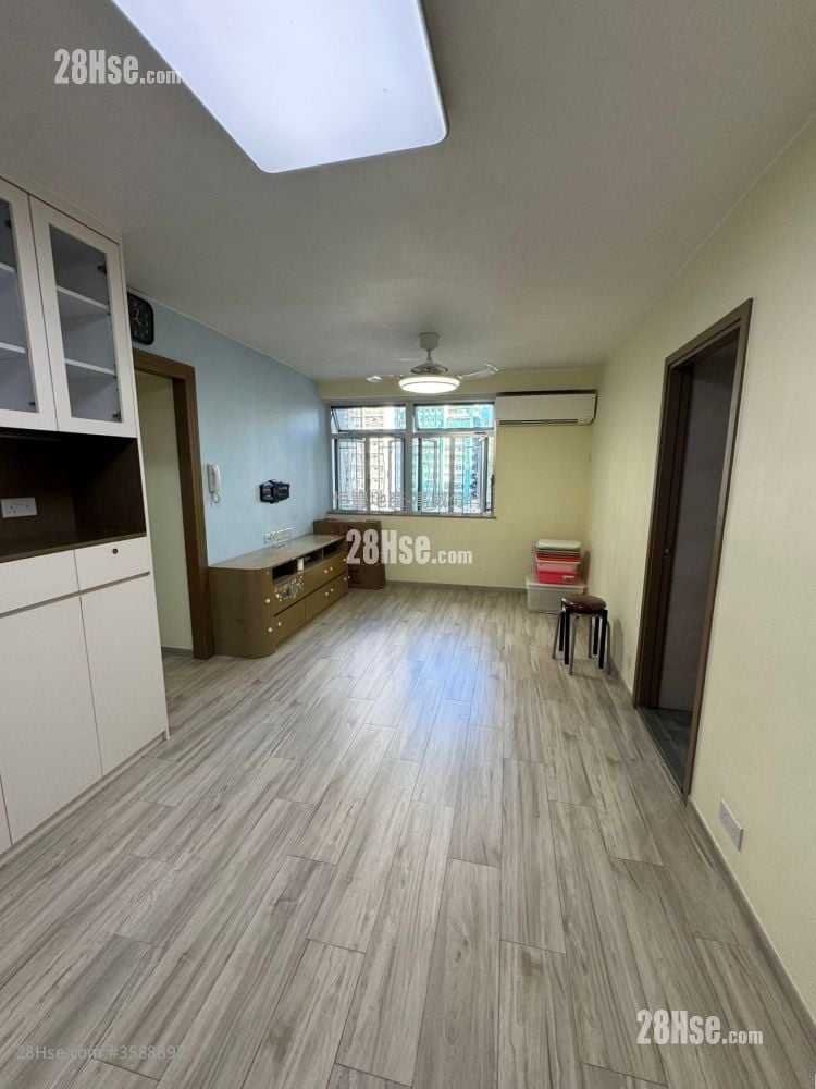 Greenwood Terrace Sell 3 Bedrooms , 2 Bathrooms 757 ft² ( 70.3 m² )