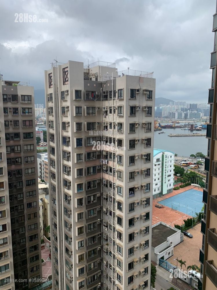 Upper East Sell Studio , 1 Bathroom 194 ft² ( 18.0 m² )