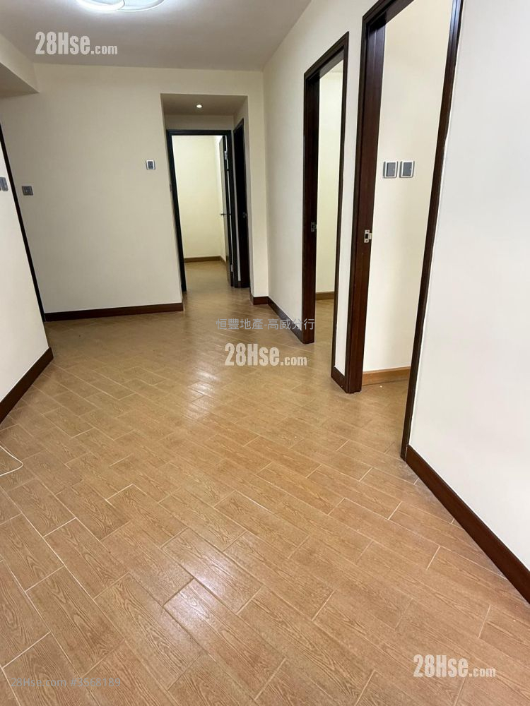 Yuet Chui Court Sell 4 Bedrooms , 1 Bathroom 645 ft² ( 59.9 m² )