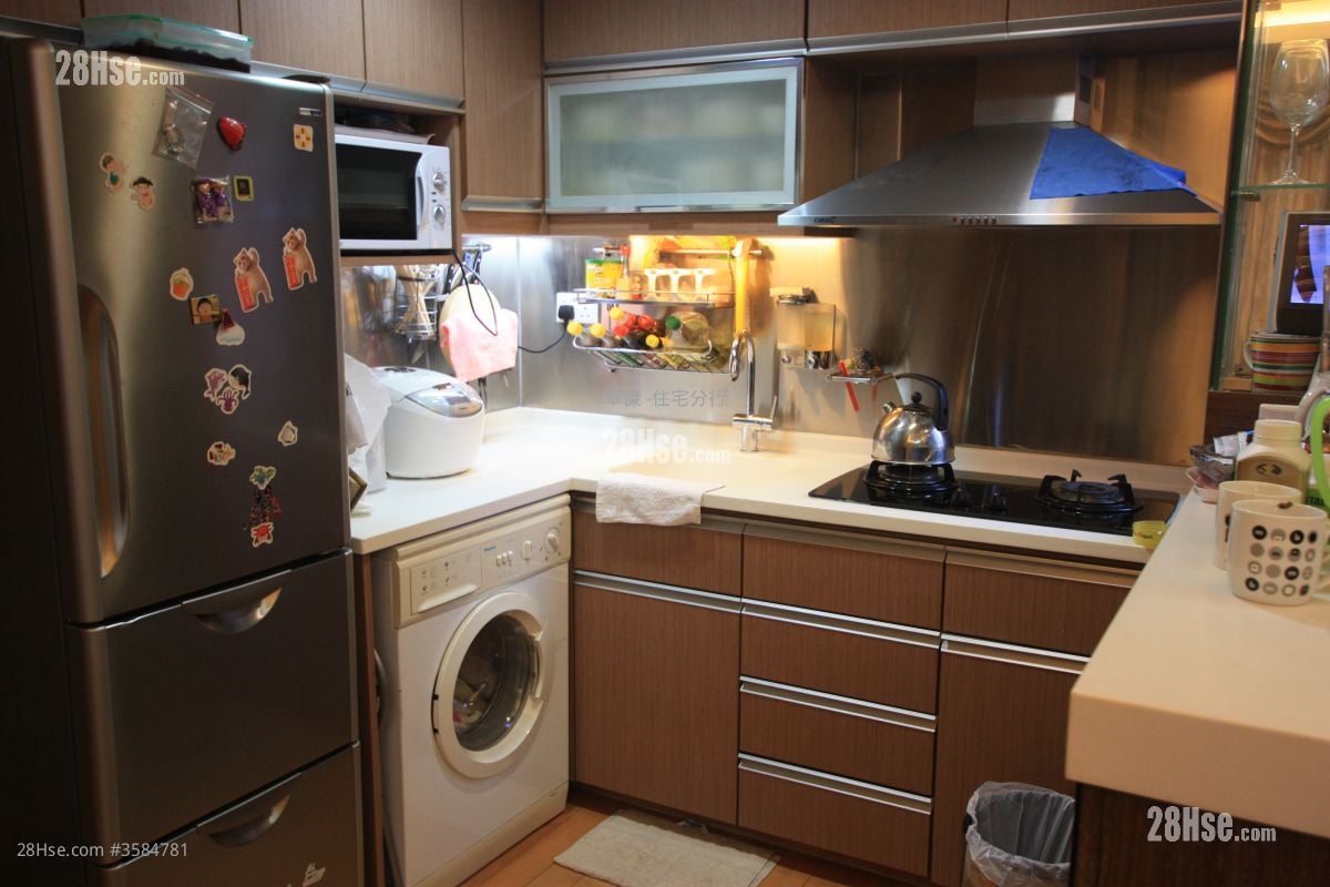 Kwai Sing Centre Sell 3 Bedrooms , 1 Bathroom 518 ft² ( 48.1 m² )