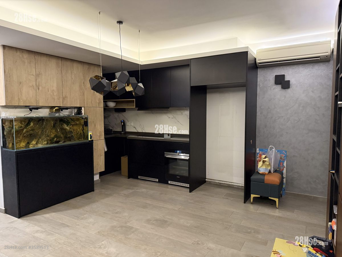 Windsor Villa Rental 3 Bedrooms , 1 Bathroom 793 ft² ( 73.7 m² )