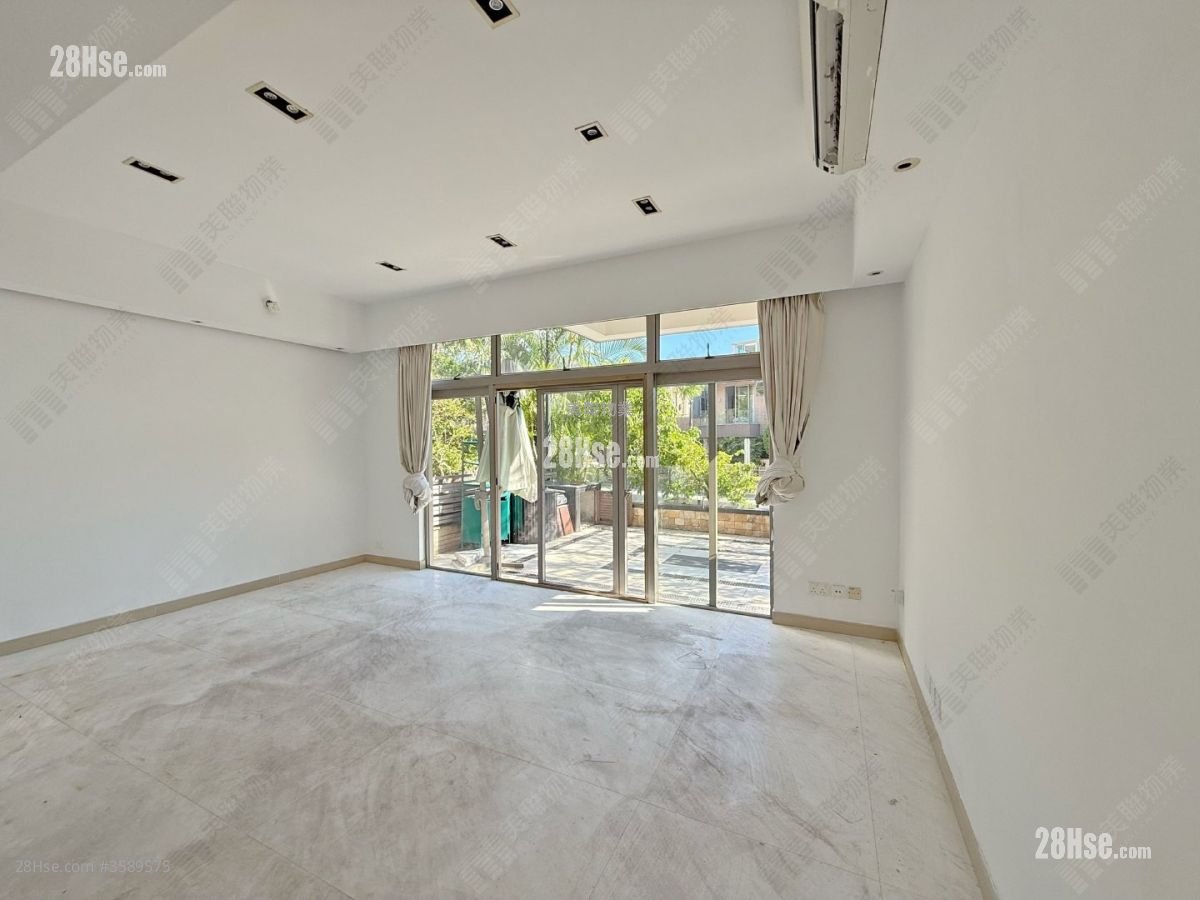 Green Crest Rental 1,090 ft² ( 101.3 m² )