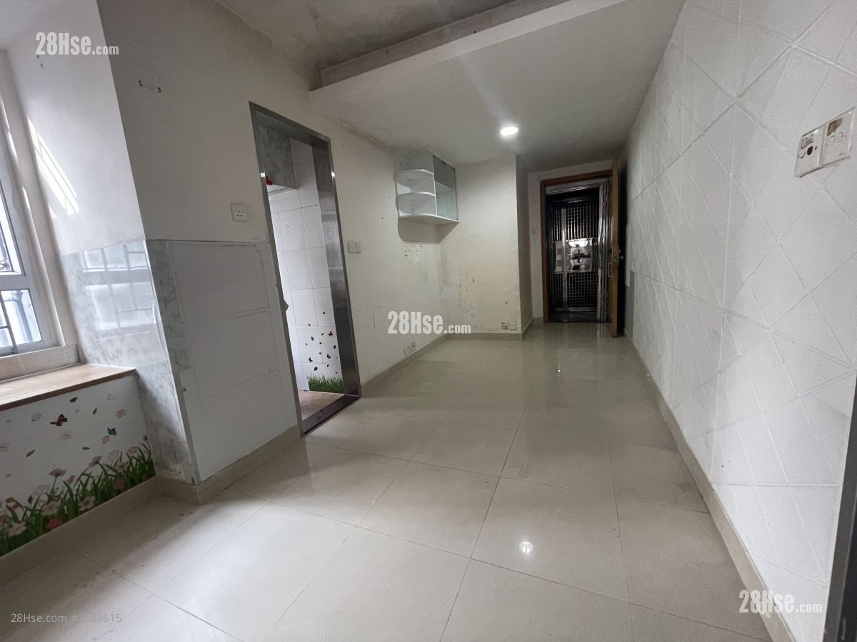 King Moon Heights Sell 2 Bedrooms , 1 Bathroom 309 ft² ( 28.7 m² )