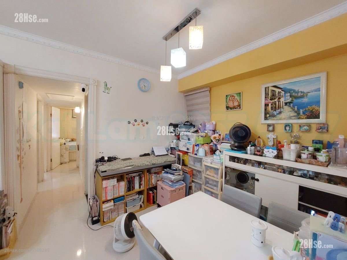 Sunshine City Sell 3 Bedrooms , 2 Bathrooms 568 ft² ( 52.8 m² )